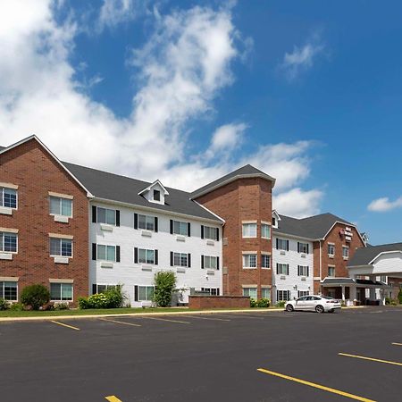 Best Western Plus Appleton Airport Mall Hotel Exterior photo