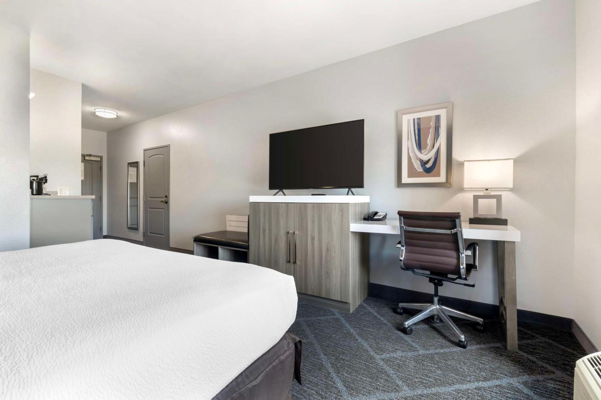 Best Western Plus Appleton Airport Mall Hotel Exterior photo